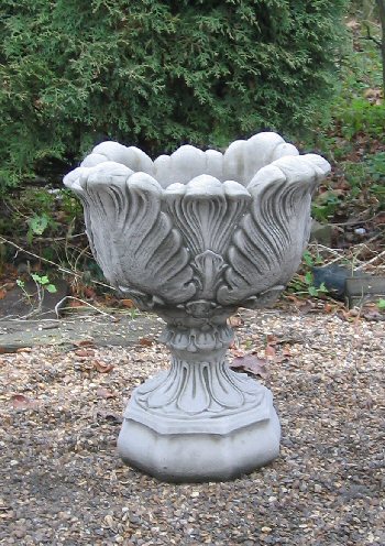 KUV1 Elizabethan Vase KUV1 Elizabethan Vase